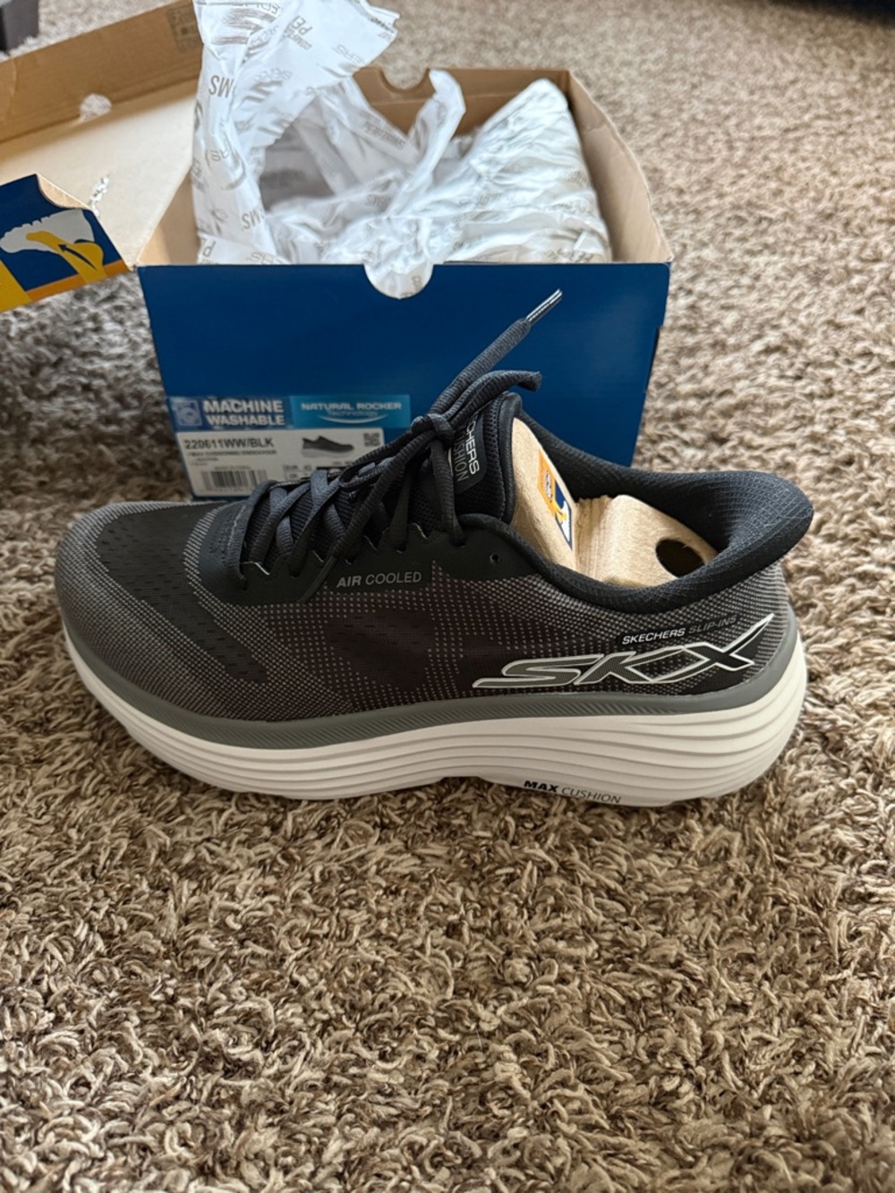 Skechers Men’s Black Athletic Slip-On Sneakers NWT